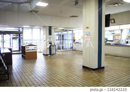 大阪南港フェリーターミナル「名門大洋フェリー」チケットカウンター 大阪南港フェリーターミナル「名門大洋フェリー」チケットカウンター 118142220