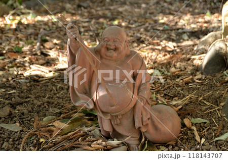 埼玉県深谷市本住町　深谷富士浅間神社　参道の布袋様 118143707