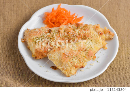 白身魚の香草焼き 118143804