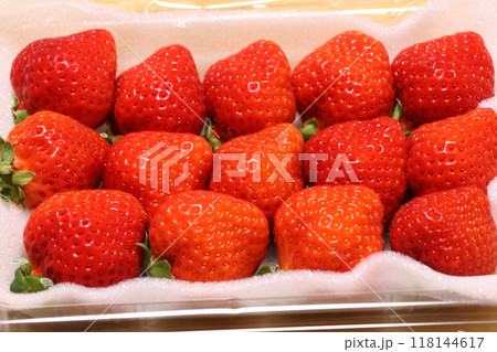 イチゴあまおう 甘いイチゴの王様「あ・赤い」「ま・丸い」「お・大きい」「う・美味い」頭文字 福岡 イチゴあまおう 甘いイチゴの王様「あ・赤い」「ま・丸い」「お・大きい」「う・美味い」頭文字 福岡 118144617