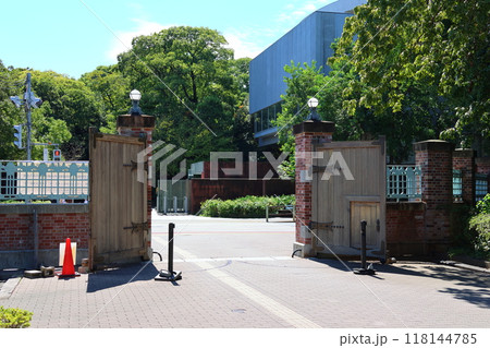 東京藝術大学音楽学部正門　上野キャンパス　東京都台東区上野公園 118144785