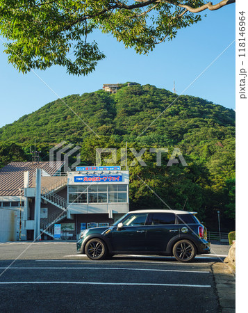 火の山ロープウェイ駐車場に駐車する輸入車 118146964