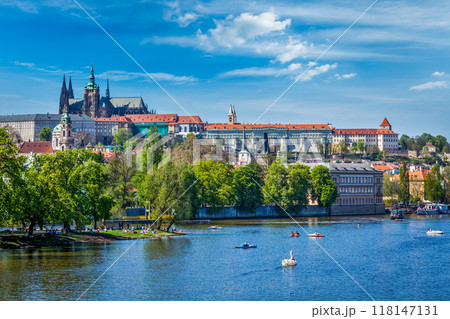 View of Charles bridge over Vltava river and Gradchany (Prague C View of Charles bridge over Vltava river and Gradchany (Prague C 118147131