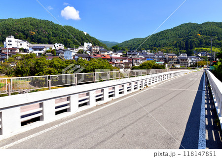 弁財天橋／三峰川より高遠町中心街方面を望む(長野県伊那市)【2024.9】 118147851