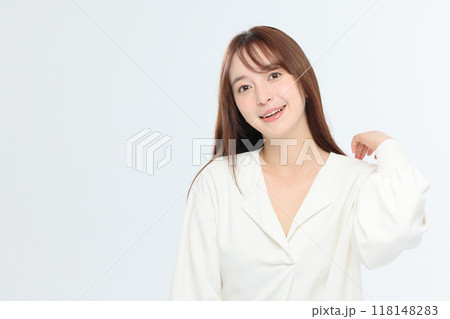 女性　ハーフモデル 118148283