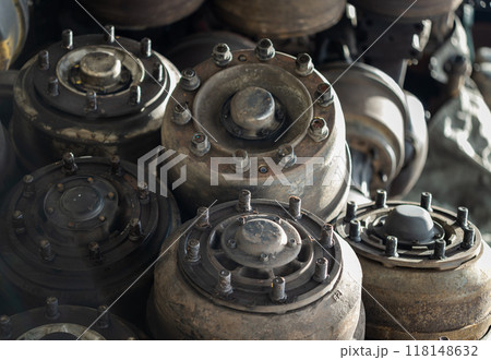 Close up of Old car axles and Many undercarriage parts at second hand parts car shop. 118148632