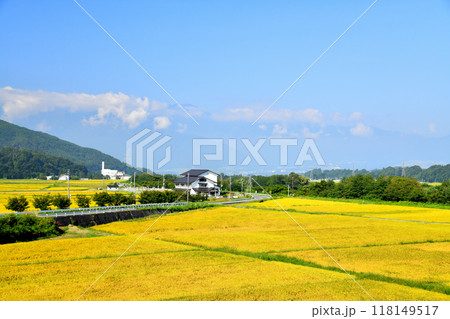 長野県伊那市高遠町下山田より木曽駒ヶ岳方面を望む(長野県伊那市)【2024.9】 118149517