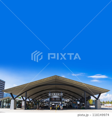 広電 宮島口駅 は 宮島観光 の 玄関口 【 広島 の 風景 】 118149974