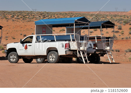 幻想的なアンテロープ　キャニオン　移動用車両 118152600