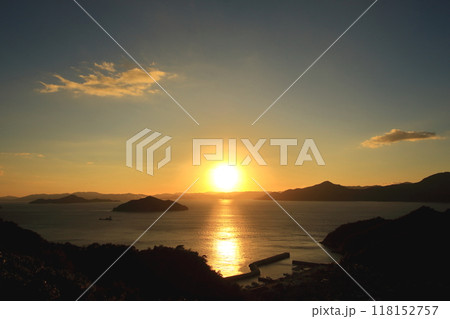 江田島から望む 美しい夕暮れ風景 118152757