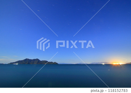 夜の江田島から山口県方面を望む 118152783