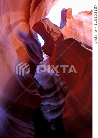 幻想的なアンテロープ　キャニオン 118153187