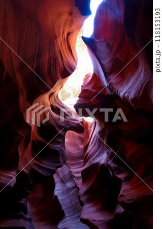 幻想的なアンテロープ　キャニオン 118153193