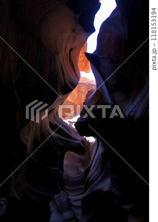 幻想的なアンテロープ　キャニオン 118153194