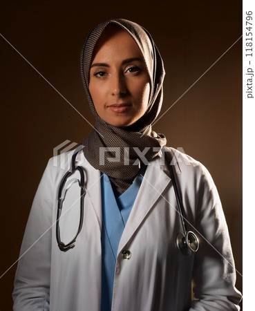 Portrait of a Woman Doctor in Lab Coat 118154796
