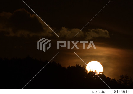 北杜市白州町、文月昇る夏の望月 118155639