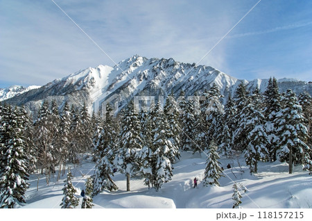 新穂高ロープウェイ展望台から望む冬山の絶景 新穂高ロープウェイ展望台から望む冬山の絶景 118157215