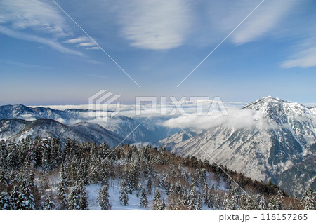 新穂高ロープウェイ展望台から望む冬の絶景 新穂高ロープウェイ展望台から望む冬の絶景 118157265