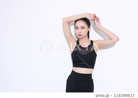 スポーツウェアの女性 118160613