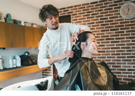 beauty parlor 118161137