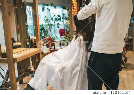 beauty parlor 118161164