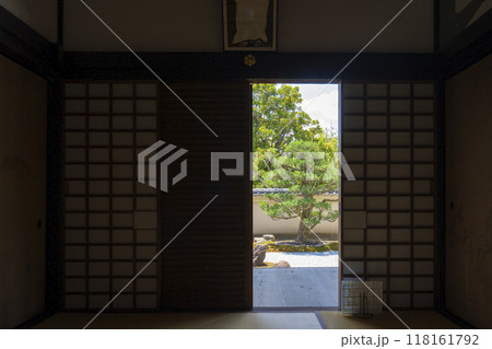 達磨寺 方丈庭園 亀集庭 (奈良県北葛城郡王寺町) 達磨寺 方丈庭園 亀集庭 (奈良県北葛城郡王寺町) 118161792