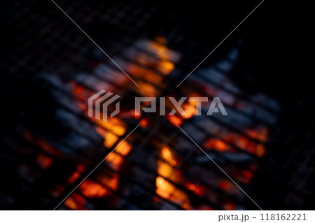炭火BBQの合成用背景素材イメージ (ピントぼかし) 炭火BBQの合成用背景素材イメージ (ピントぼかし) 118162221