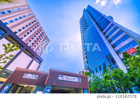 日本の東京都市景観 押上駅や緑に映える東京スカイツリーなどを望む=9月6日 日本の東京都市景観 押上駅や緑に映える東京スカイツリーなどを望む=9月6日 118162578