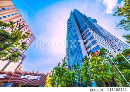 日本の東京都市景観 押上駅や緑に映える東京スカイツリーなどを望む=9月6日 日本の東京都市景観 押上駅や緑に映える東京スカイツリーなどを望む=9月6日 118162581