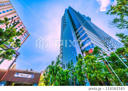 日本の東京都市景観 押上駅や緑に映える東京スカイツリーなどを望む=9月6日 日本の東京都市景観 押上駅や緑に映える東京スカイツリーなどを望む=9月6日 118162583