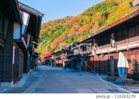 秋の奈良井宿 118163270