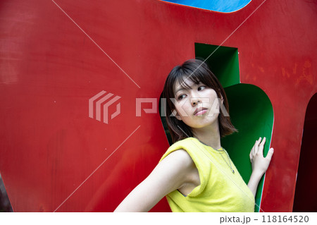 女性のイメージの若い女性 女性のイメージの若い女性 118164520