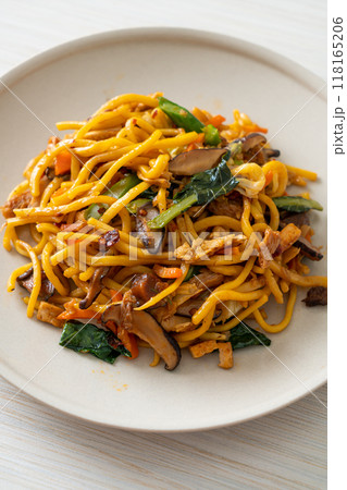 stir-fried yakisoba noodles with vegetable in vegan style stir-fried yakisoba noodles with vegetable in vegan style 118165206
