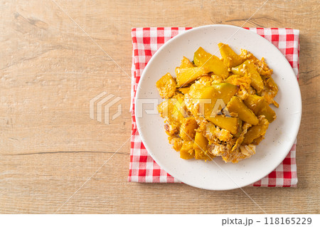 Stir Fried Pumpkin with Egg 118165229