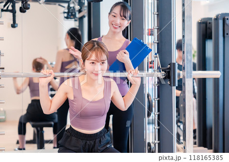 ジム・トレーニング ジム・トレーニング 118165385