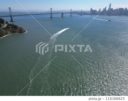 ドローンでサンフランシスコを空撮 118166625