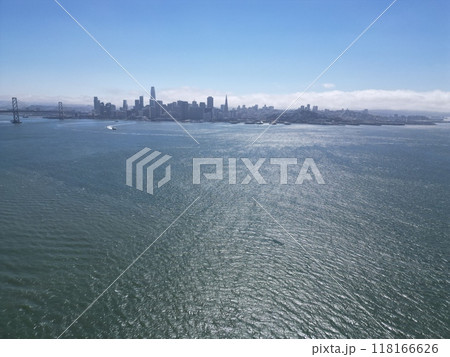 ドローンでサンフランシスコを空撮 118166626