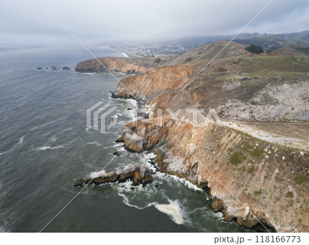 ドローンでアメリカのパシフィックコーストを空撮 118166773