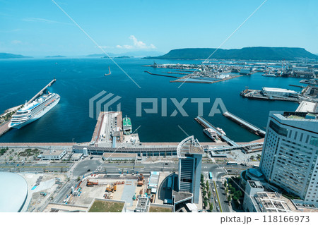 高松港・屋島方面(シンボルタワー展望台より)2024年8月撮影 高松港・屋島方面(シンボルタワー展望台より)2024年8月撮影 118166973