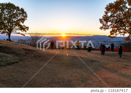 【奈良県】若草山の山頂から見える美しい夕景 【奈良県】若草山の山頂から見える美しい夕景 118167417