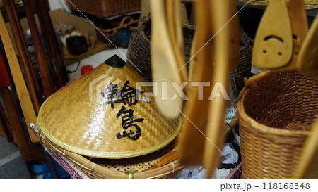 震災前の輪島朝市通り　2021年12月撮影 118168348