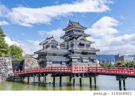 長野県松本市 晴天の国宝松本城 長野県松本市 晴天の国宝松本城 118168903