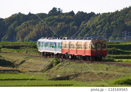 久留里線を走った旧型ディーゼルカー（キハ37+キハ30） 118169565