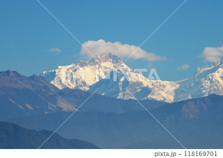 ネパール、ポカラ、ヒマラヤ山脈、マナスル、カラバンの丘 ネパール、ポカラ、ヒマラヤ山脈、マナスル、カラバンの丘 118169701
