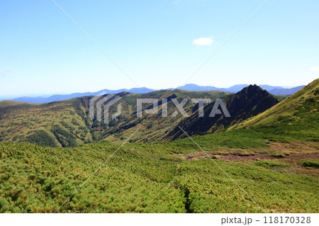 ニセイカウシュッペ山登山道から見た北大雪方面の風景 ニセイカウシュッペ山登山道から見た北大雪方面の風景 118170328
