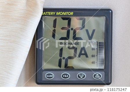 キャンピングカー　バッテリーモニター　バッテリー残量計 118175247