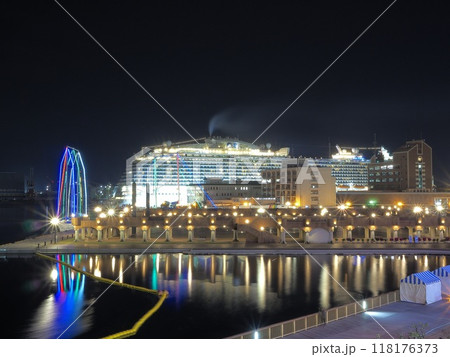 静岡県　ハーバーライトとロイヤルプリンセス　4月 118176373