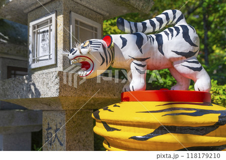 奈良　朝護孫子寺　参道にある寅のポスト 118179210