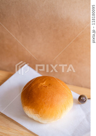 丸パン 118180095
