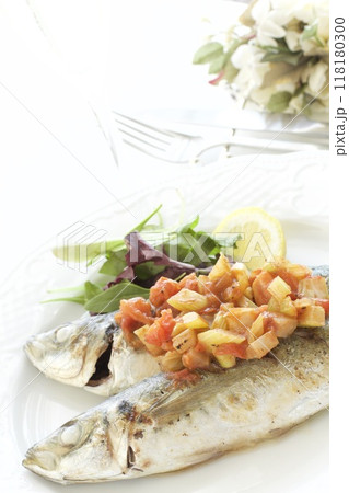 アジのトマトと豆のソースがけ アジのトマトと豆のソースがけ 118180300